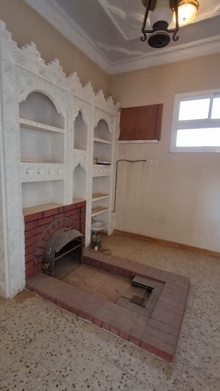 للبيع فيلا دور مع شقتين بحي الريان للبيع فيلا دور مع شقتين بحي الريان