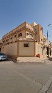 (العربية) للبيع فيلا دور مع شقتين بحي الريان (العربية) للبيع فيلا دور مع شقتين بحي الريان