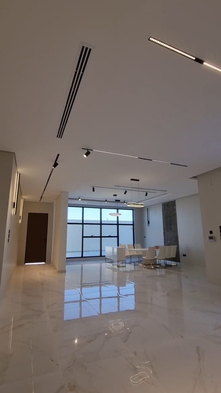 للبيع فيلا مودرن بحي الجزيرة للبيع فيلا مودرن بحي الجزيرة