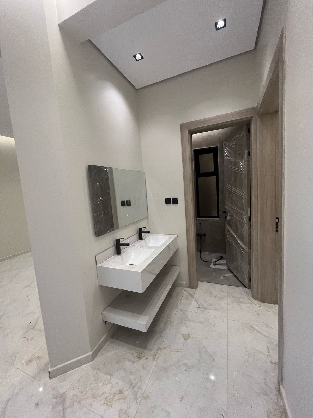 للبيع فيلا مودرن بحي الصهيل بعنيزه للبيع فيلا مودرن بحي الصهيل بعنيزه