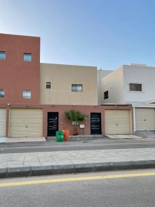 للبيع وحدتين وحده علوية ووحده ارضية بحي الريان