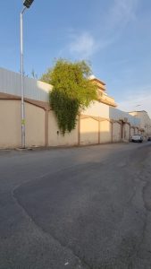 للبيع فيلا دورين بحي الفايزية بقيمة ارض