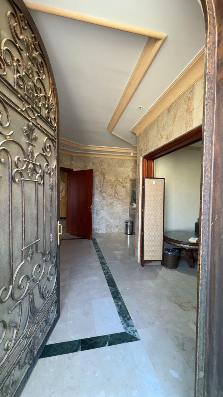 للبيع فيلا على شارعين بحي الريان للبيع فيلا على شارعين بحي الريان