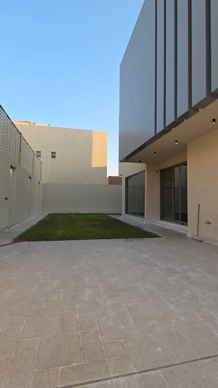 للبيع فيلا تصميم مودرن بحي الربوة للبيع فيلا تصميم مودرن بحي الربوة